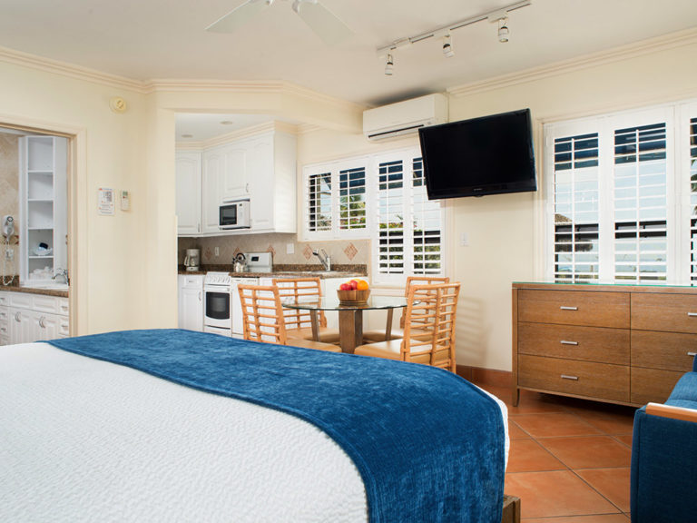 Efficiency Apartments - High Noon Resort