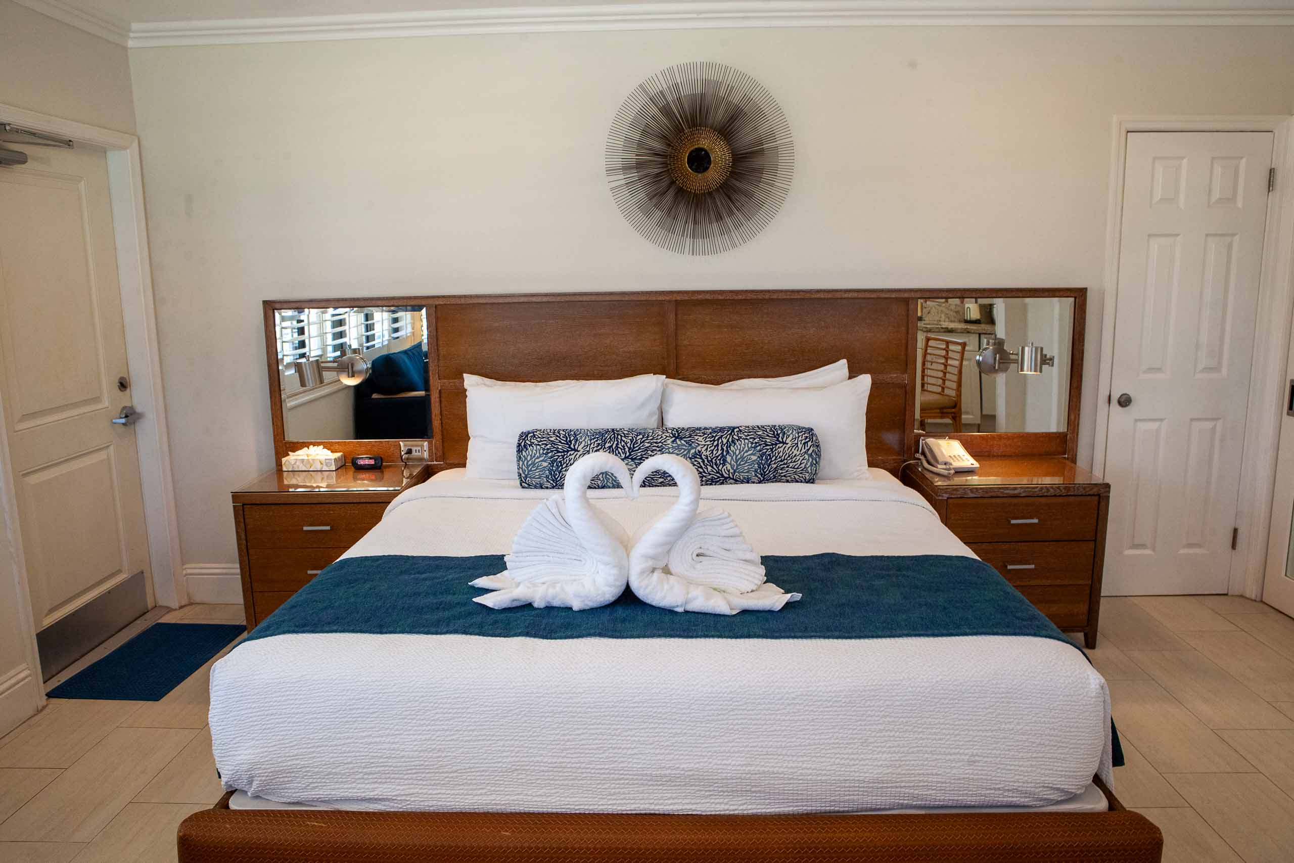 Room 39 — Sea Foam 1 Bedroom Suite, Courtyard